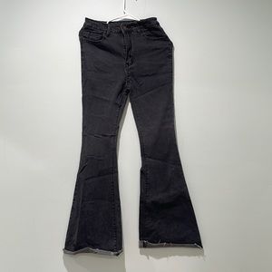 Black Flared Jeans 🖤